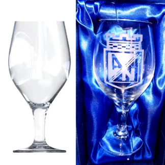 Copa de cerveza de cristal personalizada y grabada con nombre
